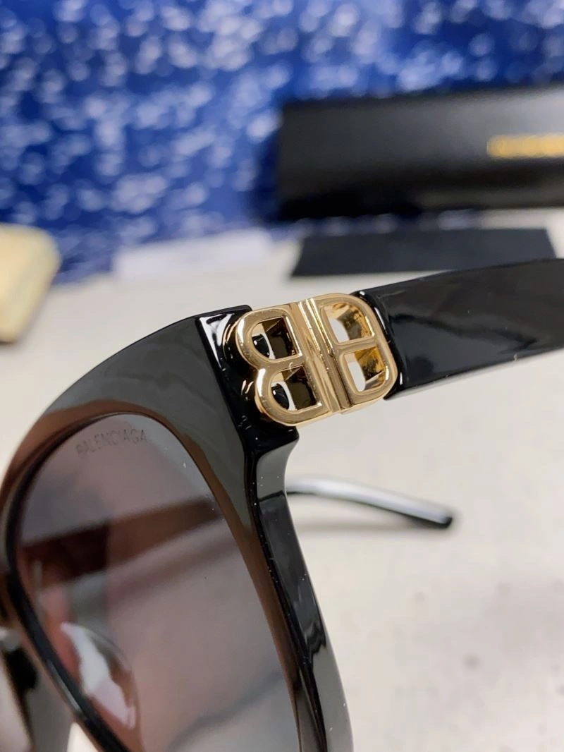 Balenciaga Sunglasses Refined 277031