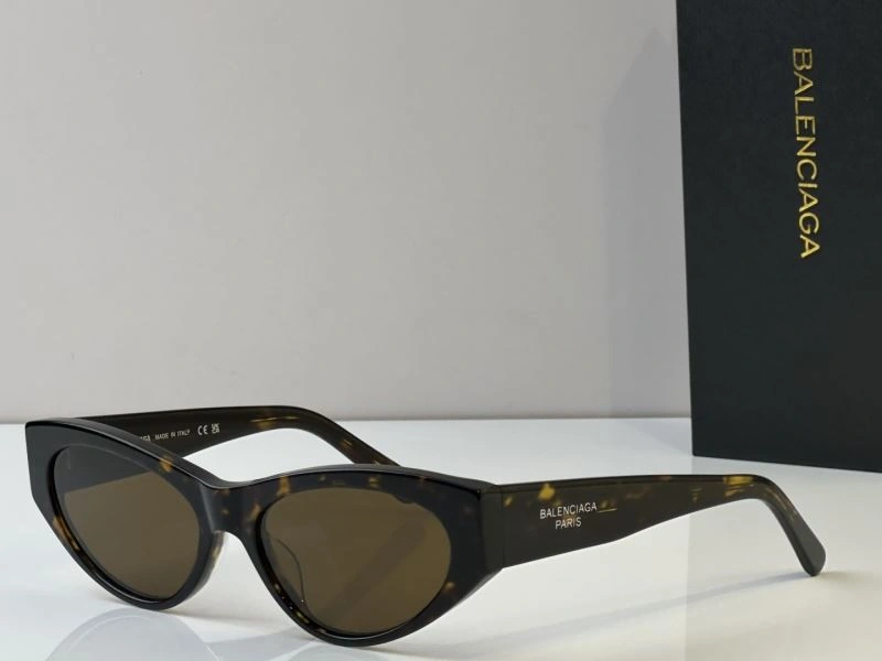 Balenciaga Sunglasses Versatile 277029