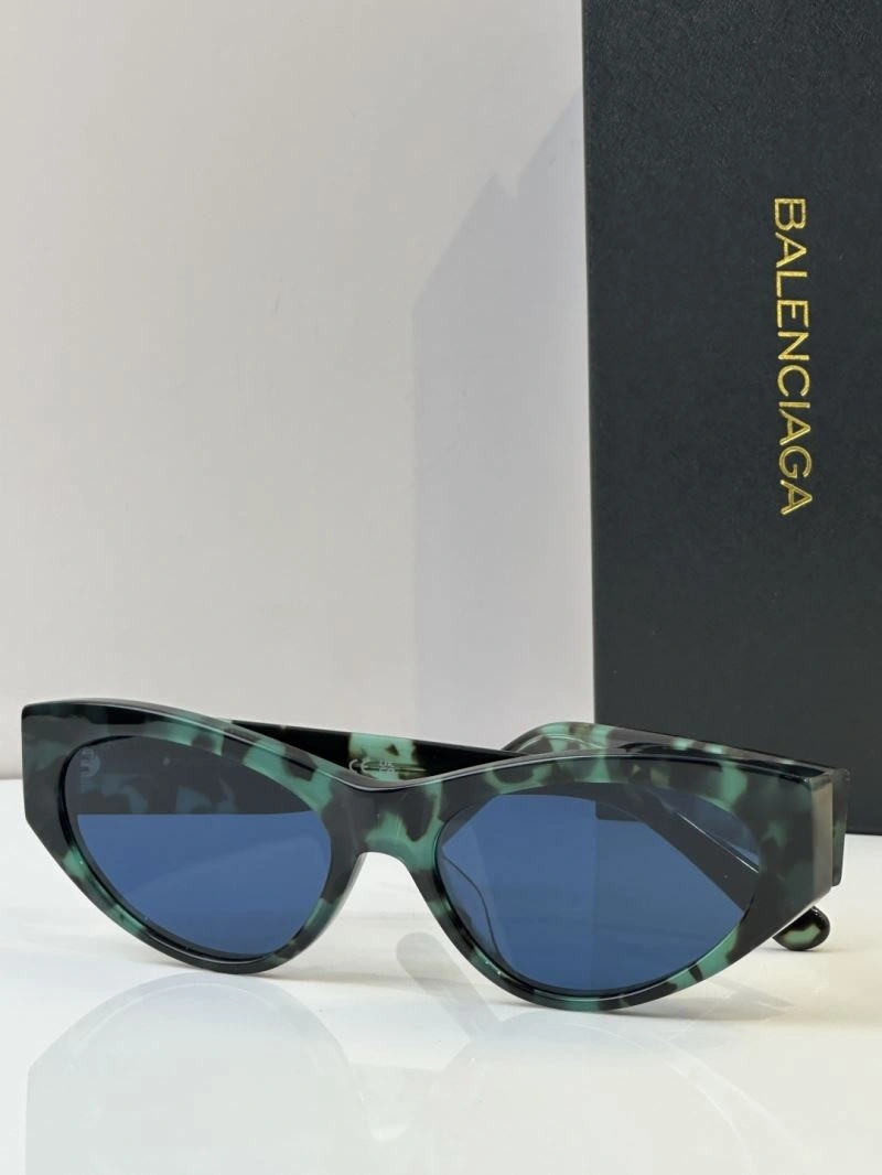 Balenciaga Sunglasses Versatile 277029