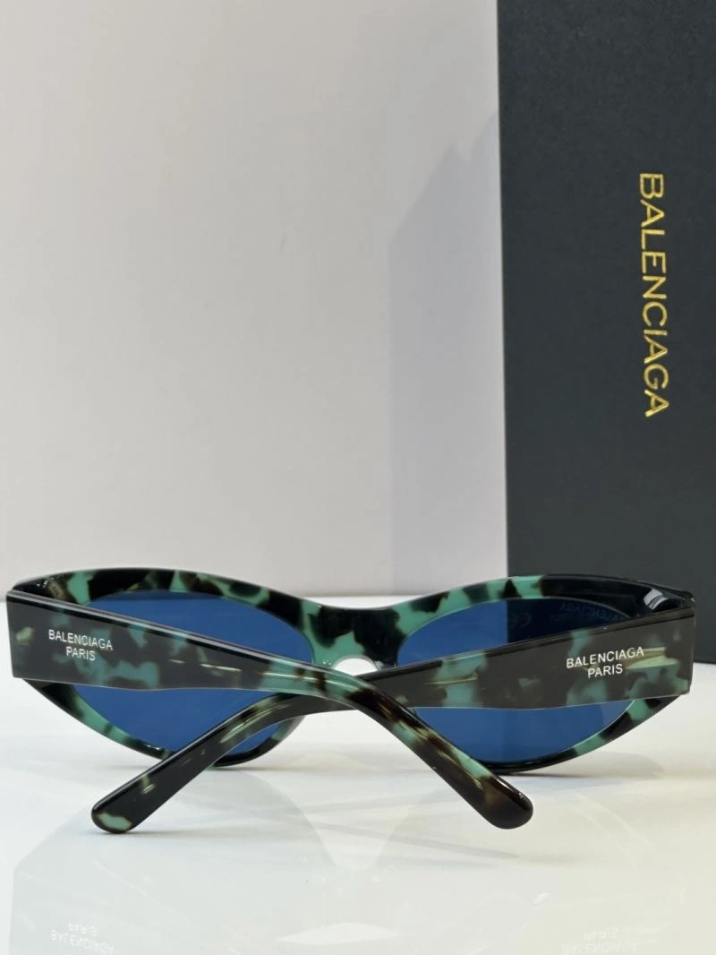 Balenciaga Sunglasses Versatile 277029