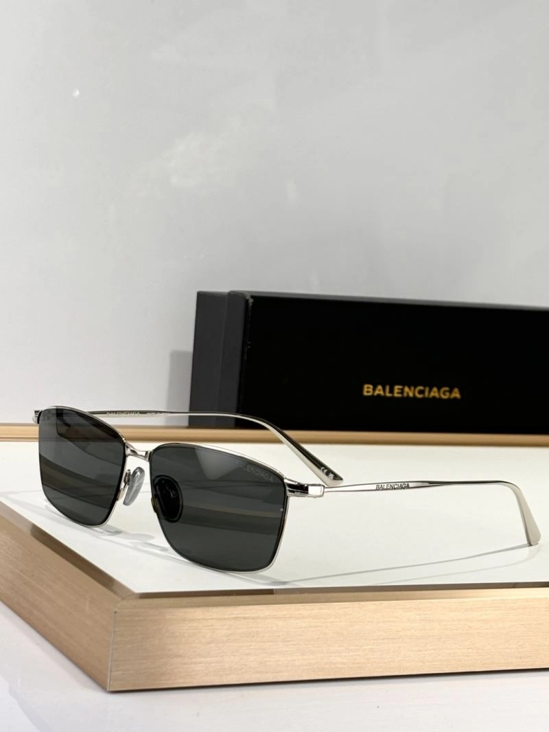 Balenciaga Sunglasses OnTrend 277032