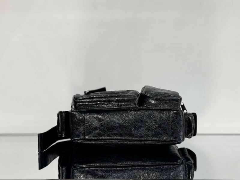 Balenciaga Superbusy Vintage Camera Bag - Spring Summer ModernLook 38246