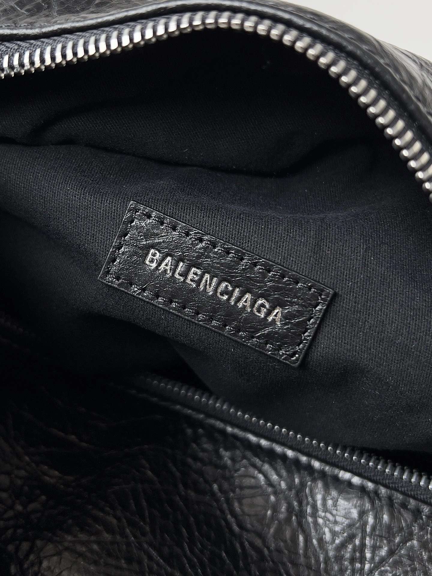 Balenciaga Superbusy Vintage Sheepskin Multifunctional Tote Bag SportInspired 64670