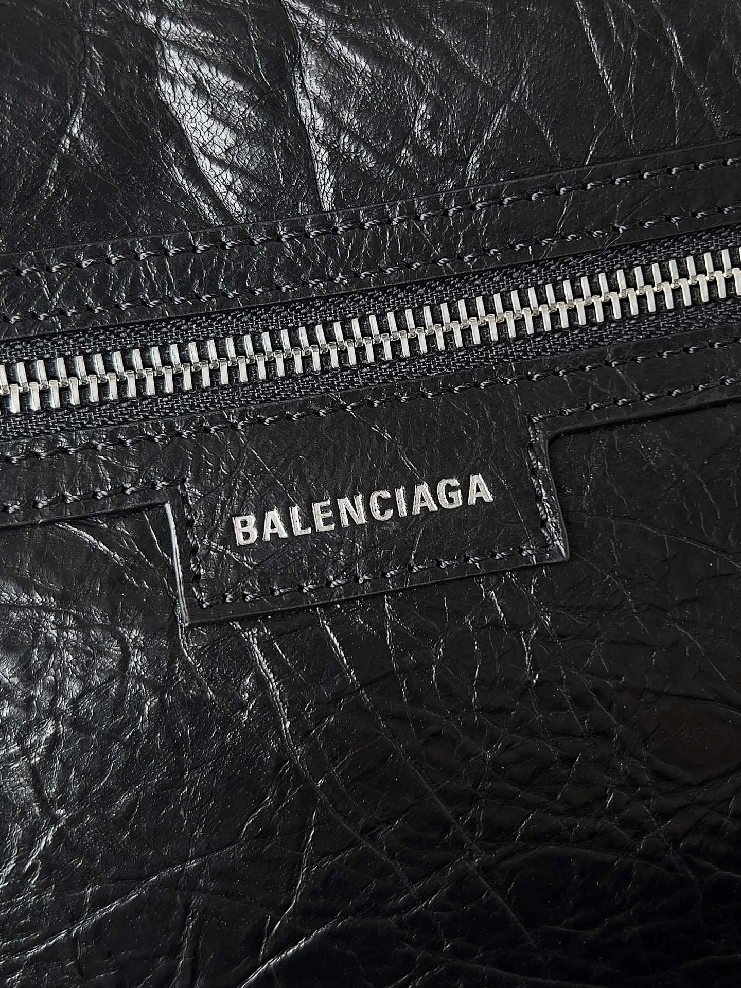 Balenciaga Superbusy Vintage Sheepskin Multifunctional Tote Bag SportInspired 64670