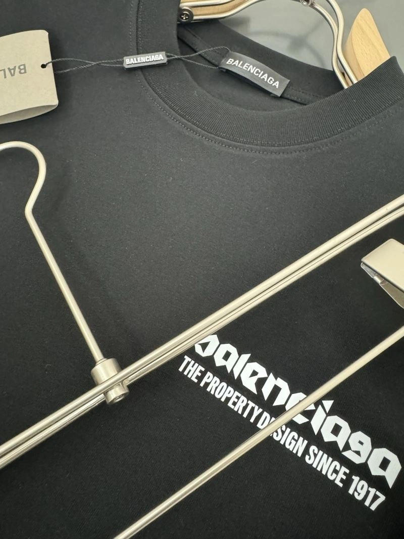 Elegant Balenciaga T-Shirts 96529