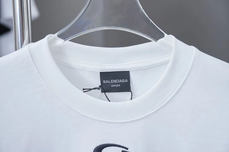Elegant Balenciaga T-Shirts 98579