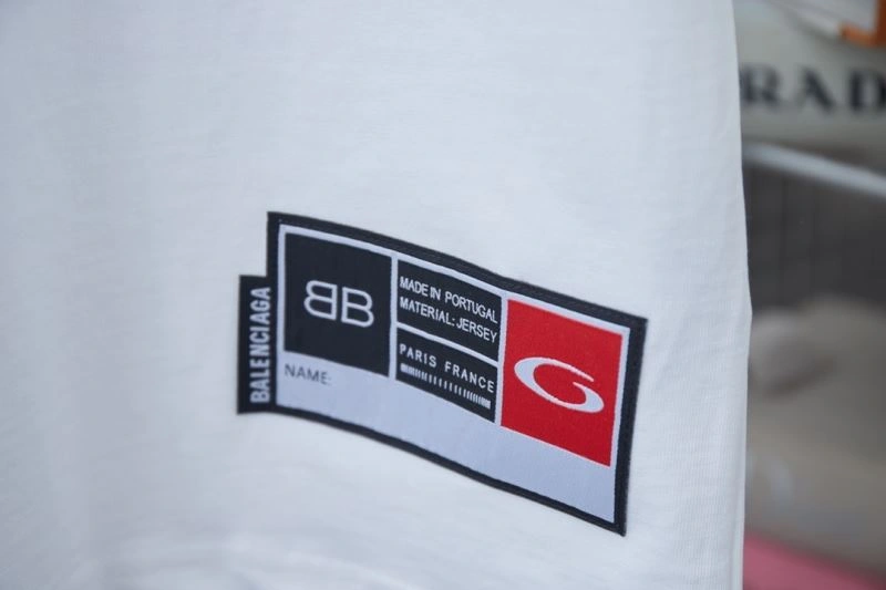 Elegant Balenciaga T-Shirts 98579