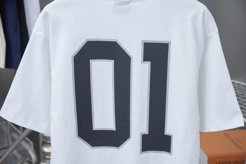 Elegant Balenciaga T-Shirts 98579