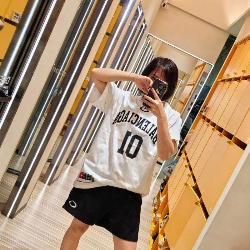 Elegant Balenciaga T-Shirts 98579