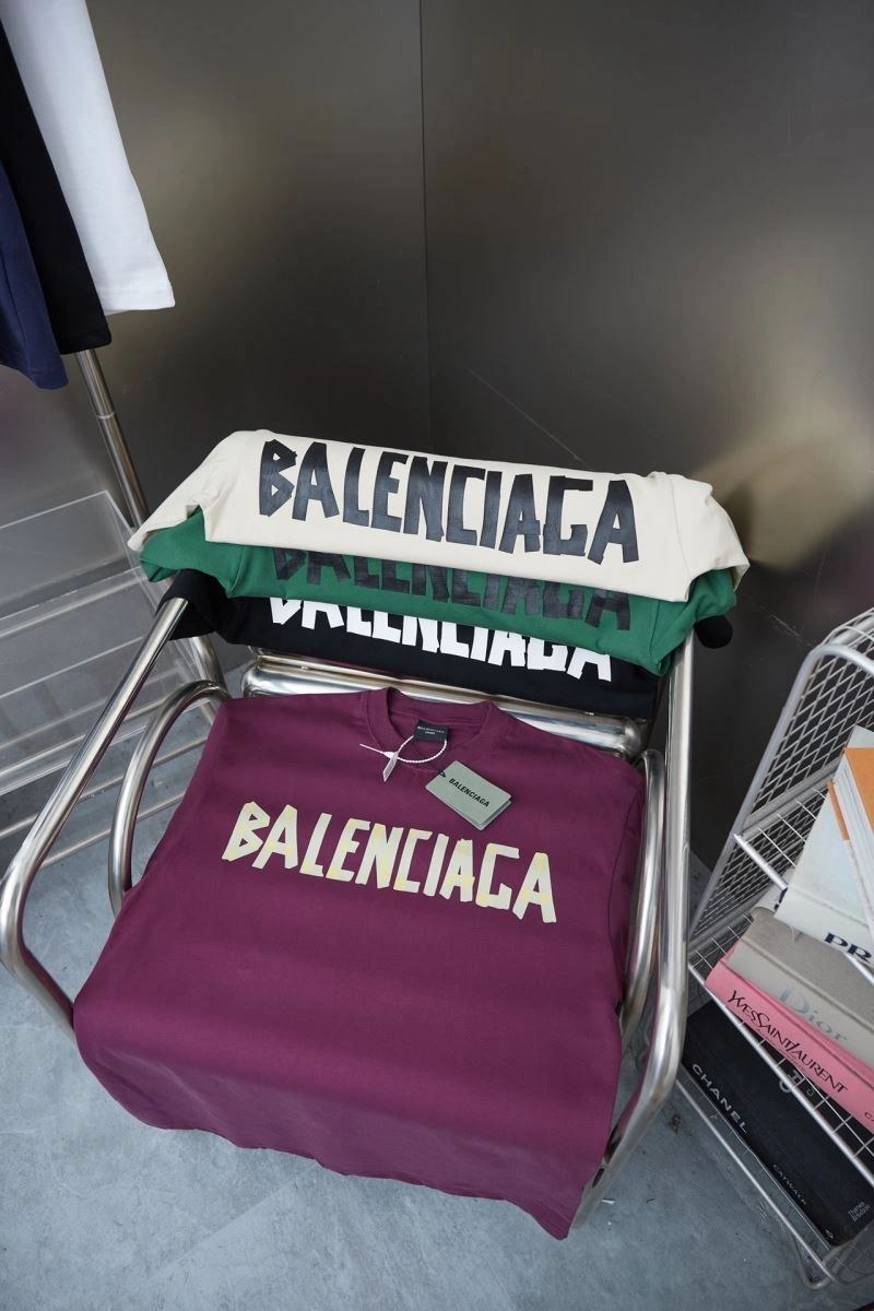 Sleek Balenciaga T-Shirts 98574