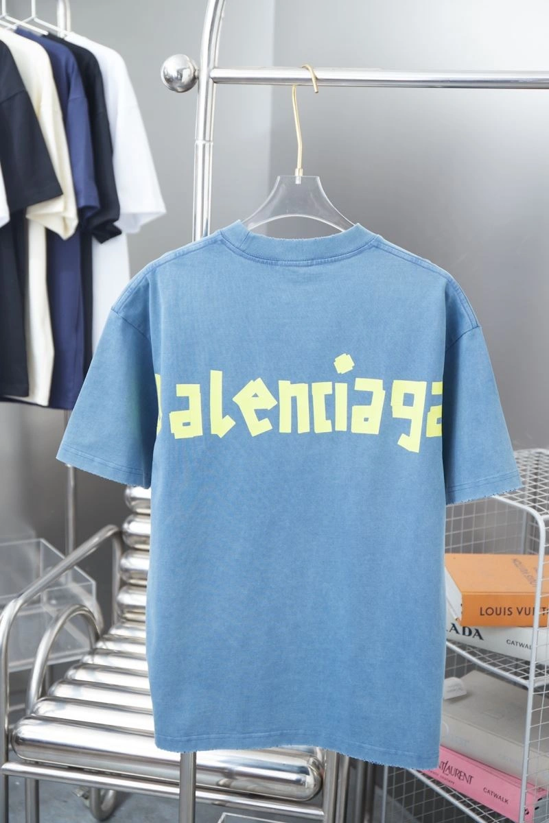 Seasonal Balenciaga T-Shirts 98557