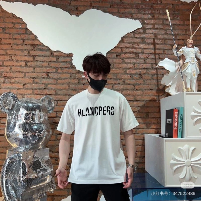 Balenciaga T-Shirts Versatile 98550