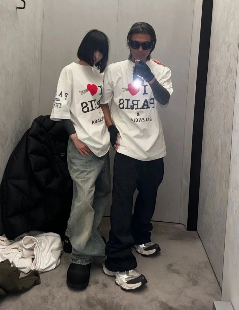 Functional Balenciaga T-Shirts 98537