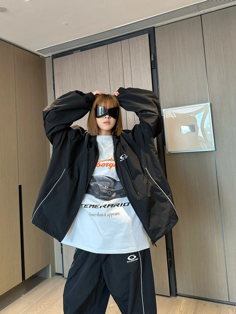 Supportive Balenciaga T-Shirts 98535