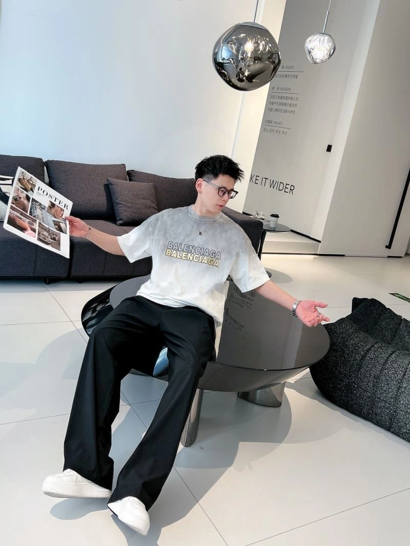 Balenciaga T-Shirts ModernLook 98498