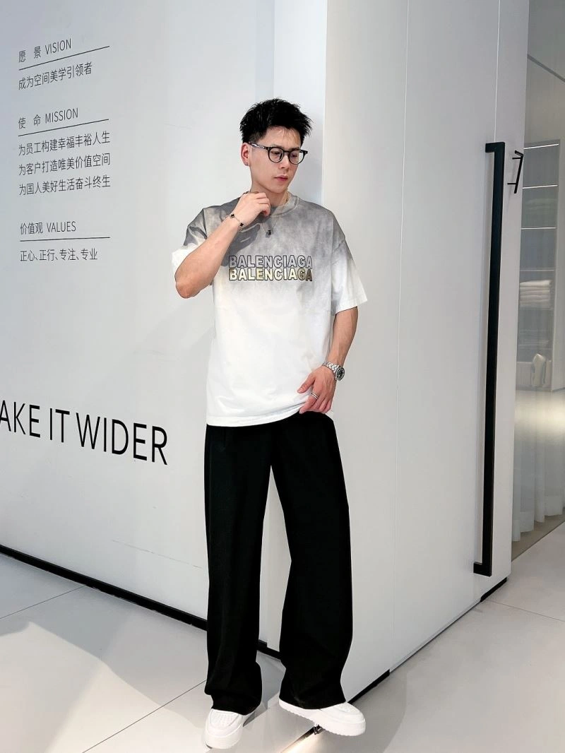 Balenciaga T-Shirts ModernLook 98498