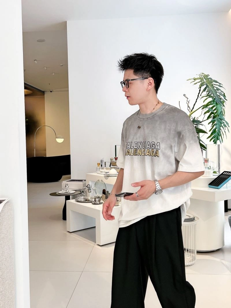 Balenciaga T-Shirts ModernLook 98498