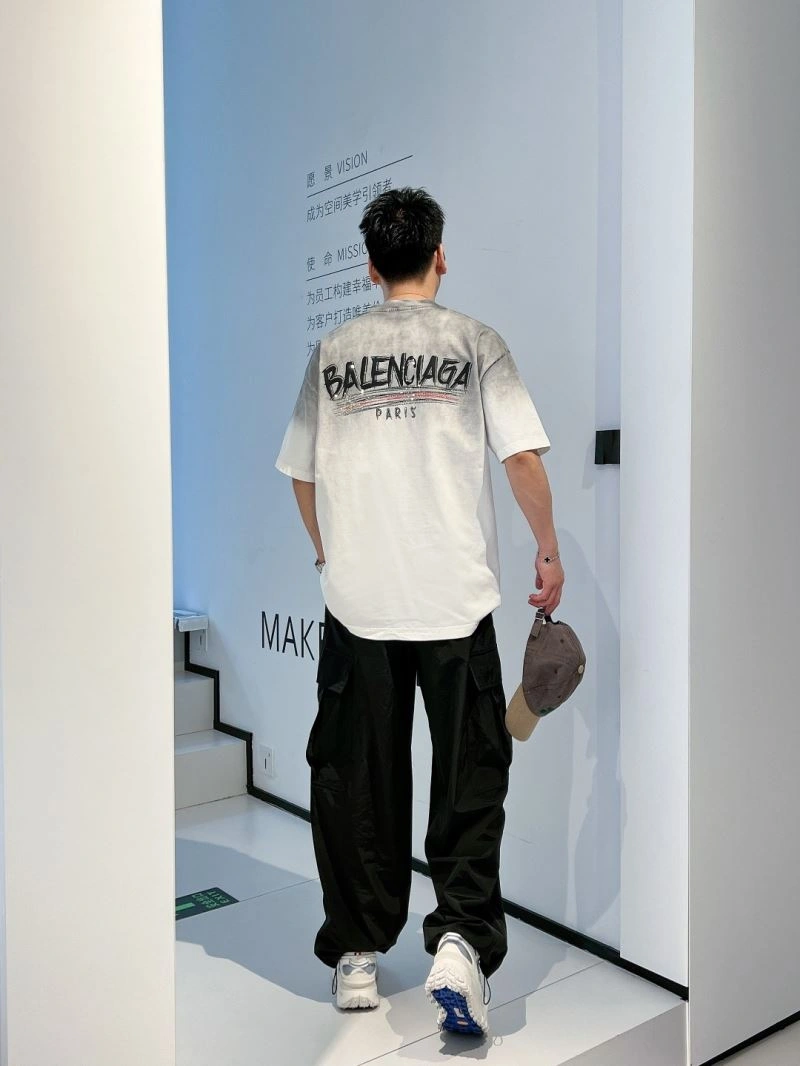 Contemporary Balenciaga T-Shirts 98497