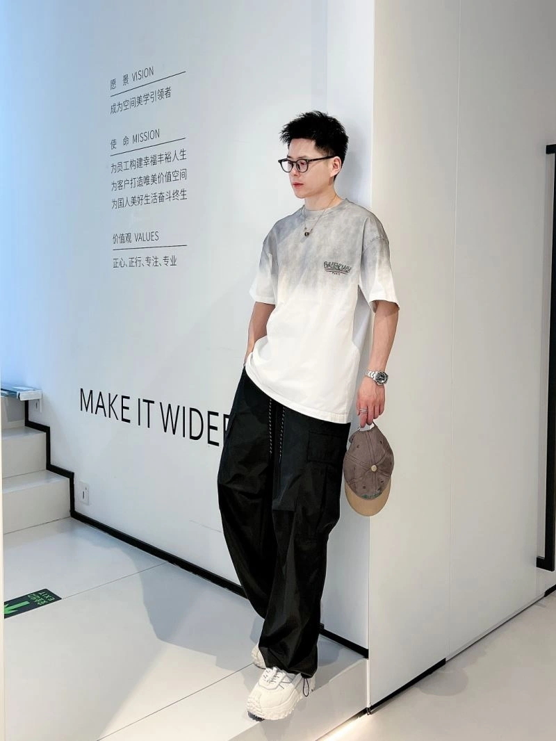 Contemporary Balenciaga T-Shirts 98497