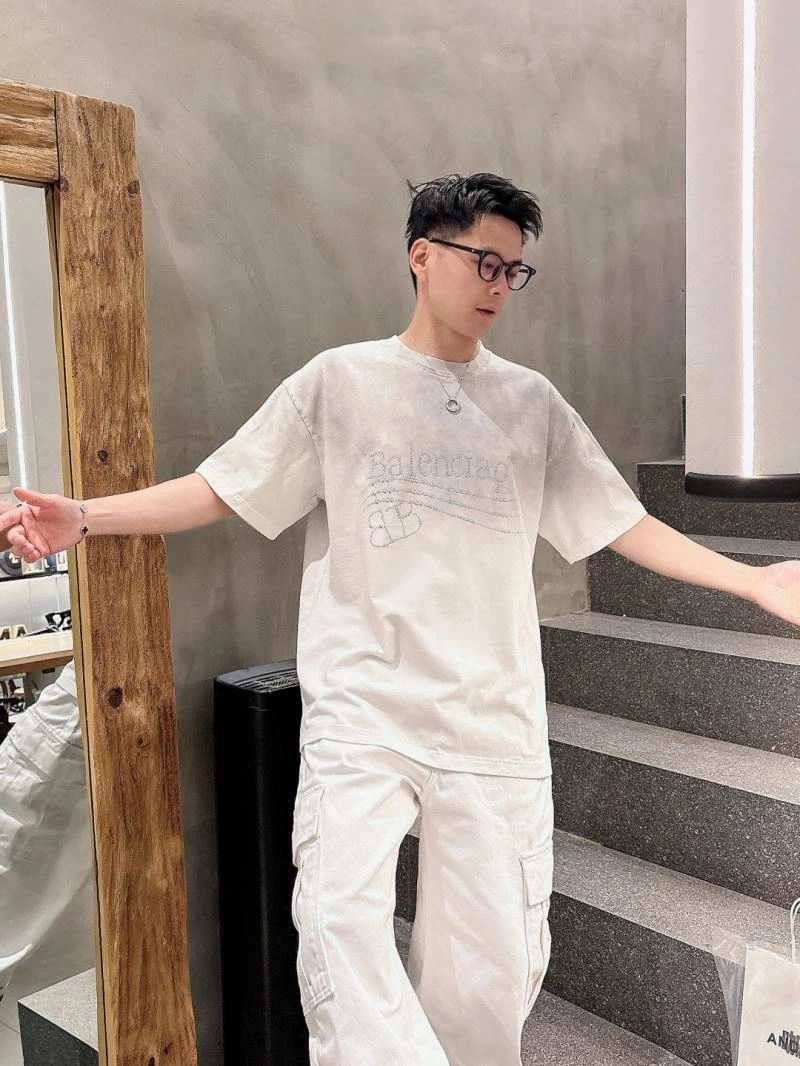Flexible Balenciaga T-Shirts 98493