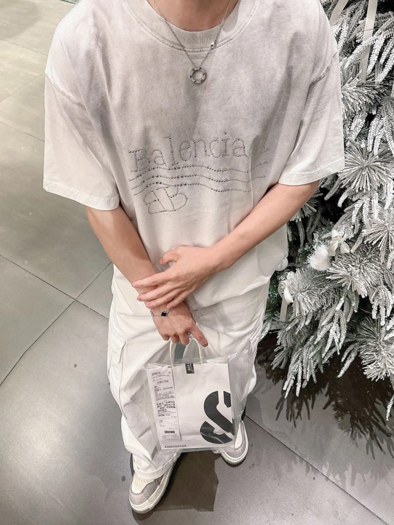 Flexible Balenciaga T-Shirts 98493