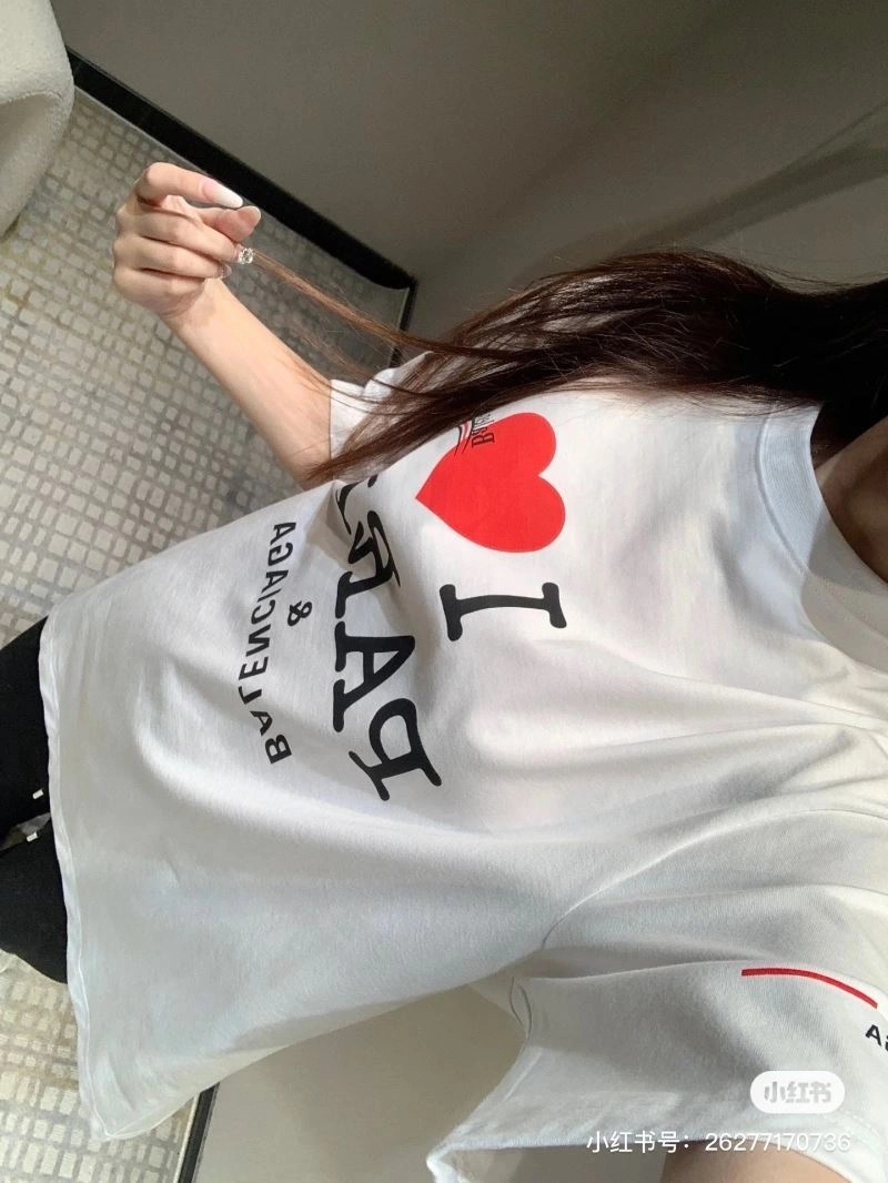 Seasonal Balenciaga T-Shirts 98469