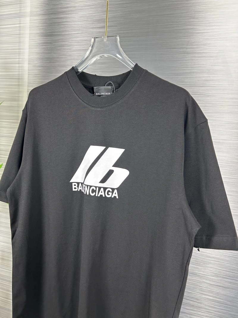 Contemporary Balenciaga T-Shirts 98449