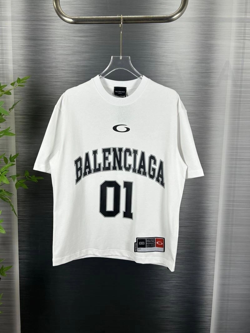 Seasonal Balenciaga T-Shirts 98478