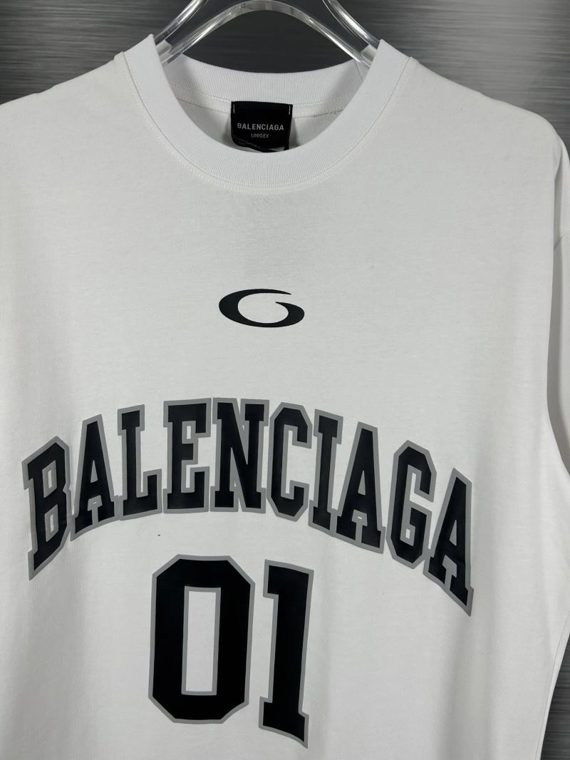 Seasonal Balenciaga T-Shirts 98478