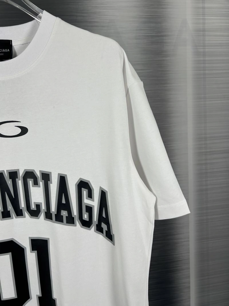 Seasonal Balenciaga T-Shirts 98478