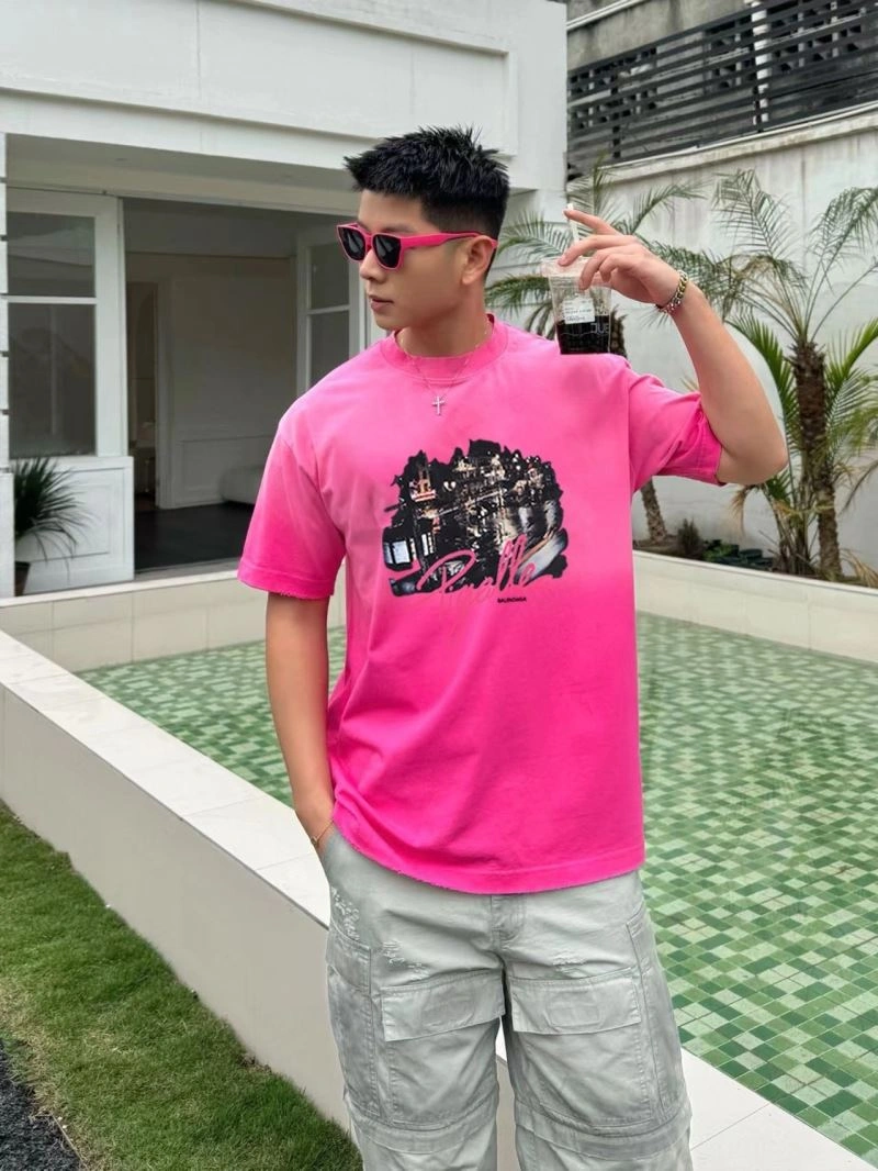 Compact Balenciaga T-Shirts 98439