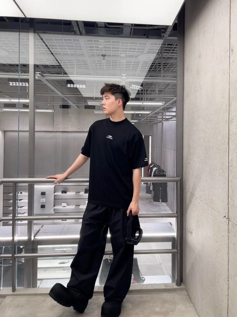 Balenciaga T-Shirts Comfortable 98382