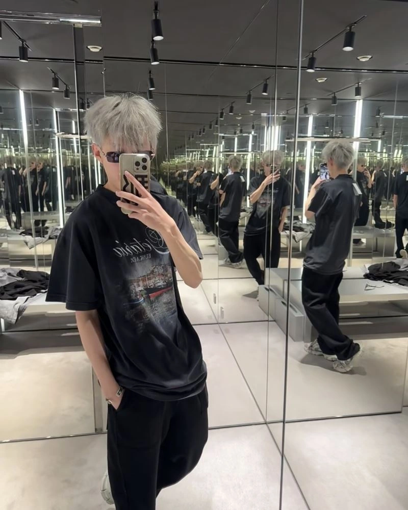 Balenciaga T-Shirts Stylish 98404