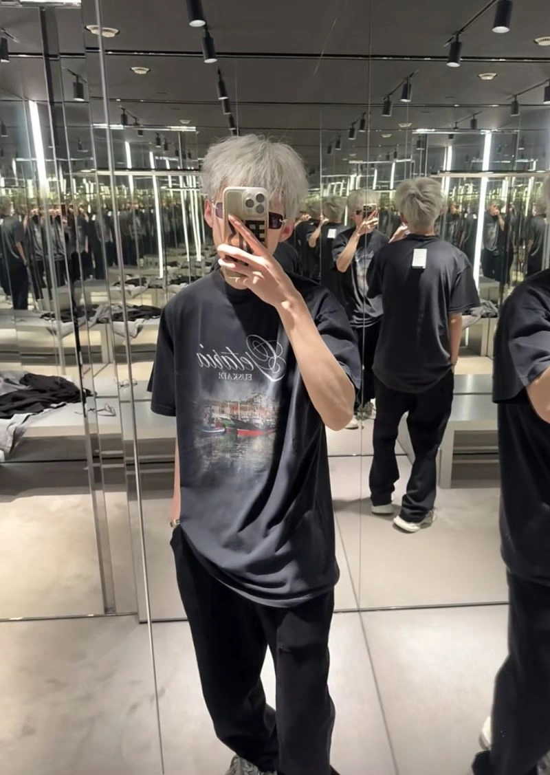 Balenciaga T-Shirts Stylish 98404