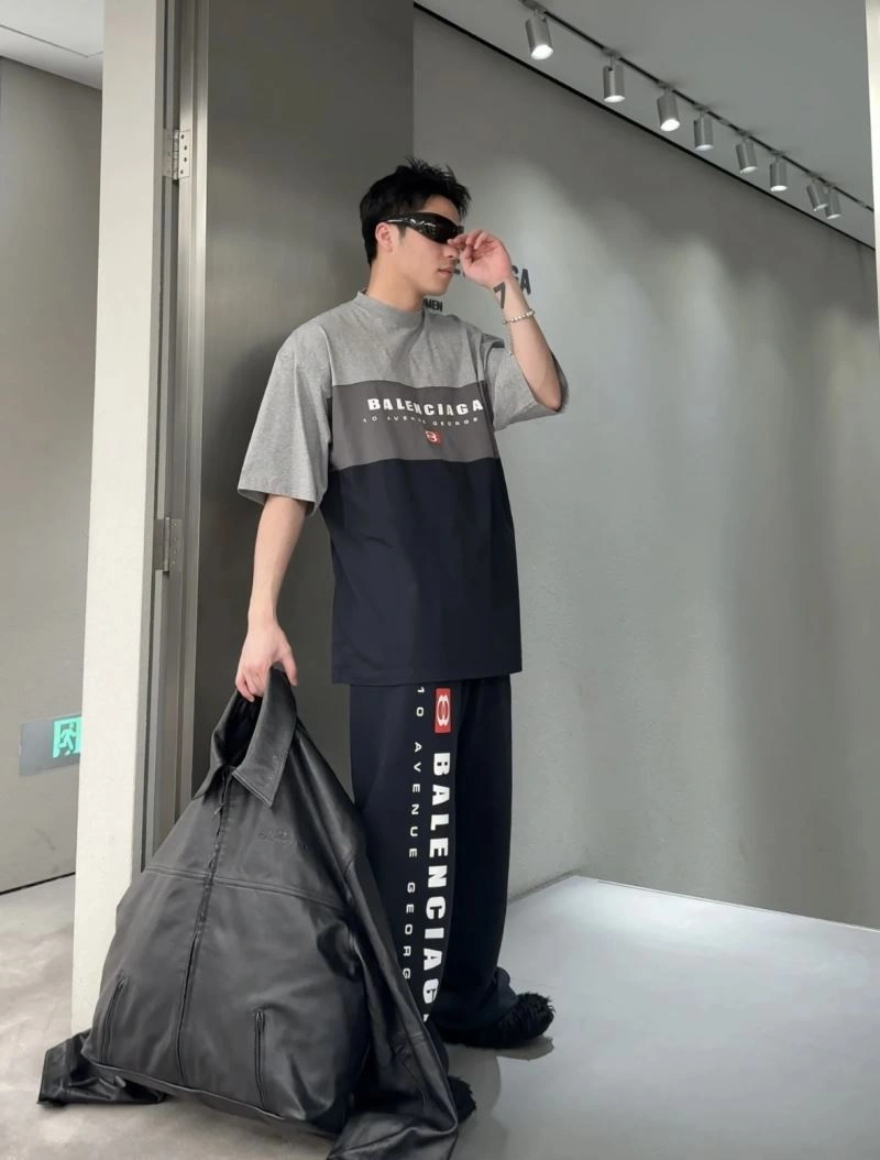 Balenciaga T-Shirts ComfortFit 98358