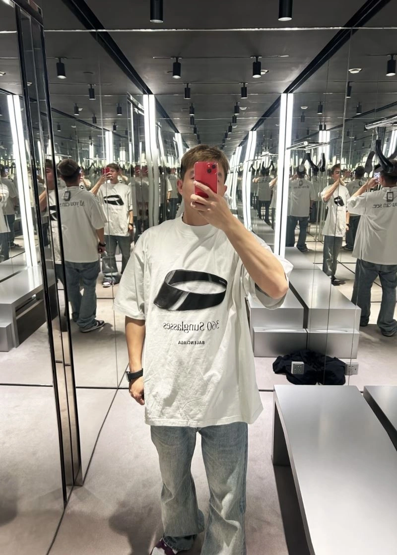 Unisex Balenciaga T-Shirts 98360