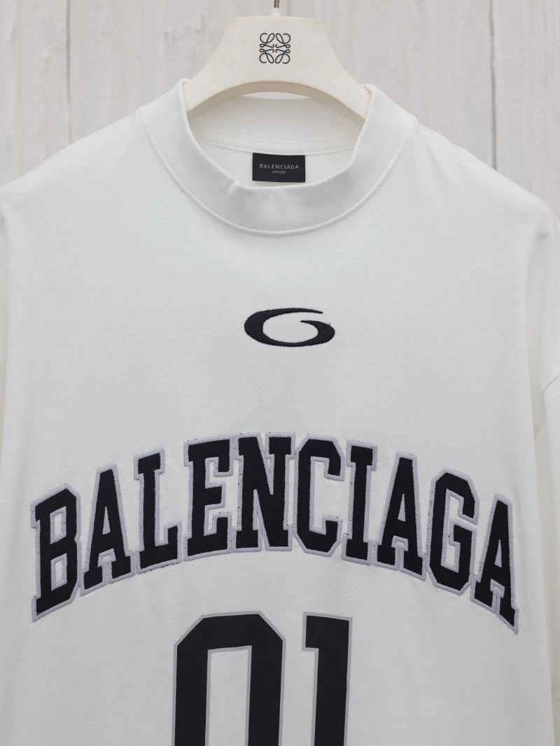 Balenciaga T-Shirts Sleek 98287