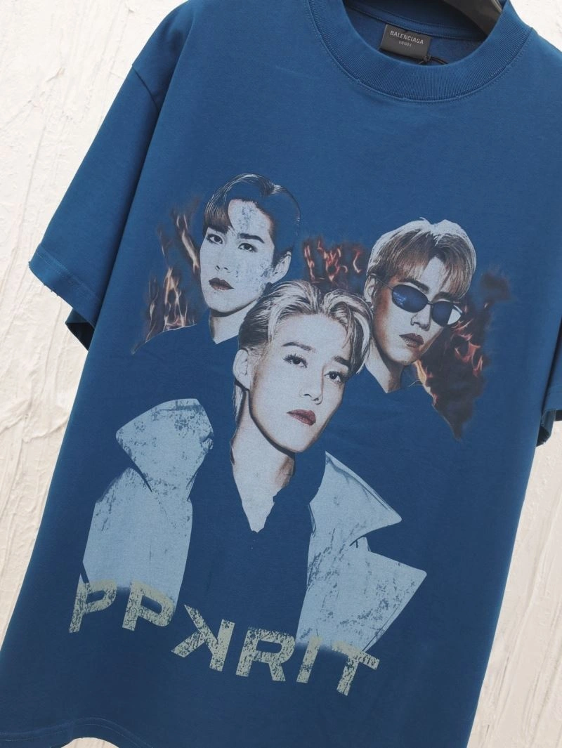Flexible Balenciaga T-Shirts 98285