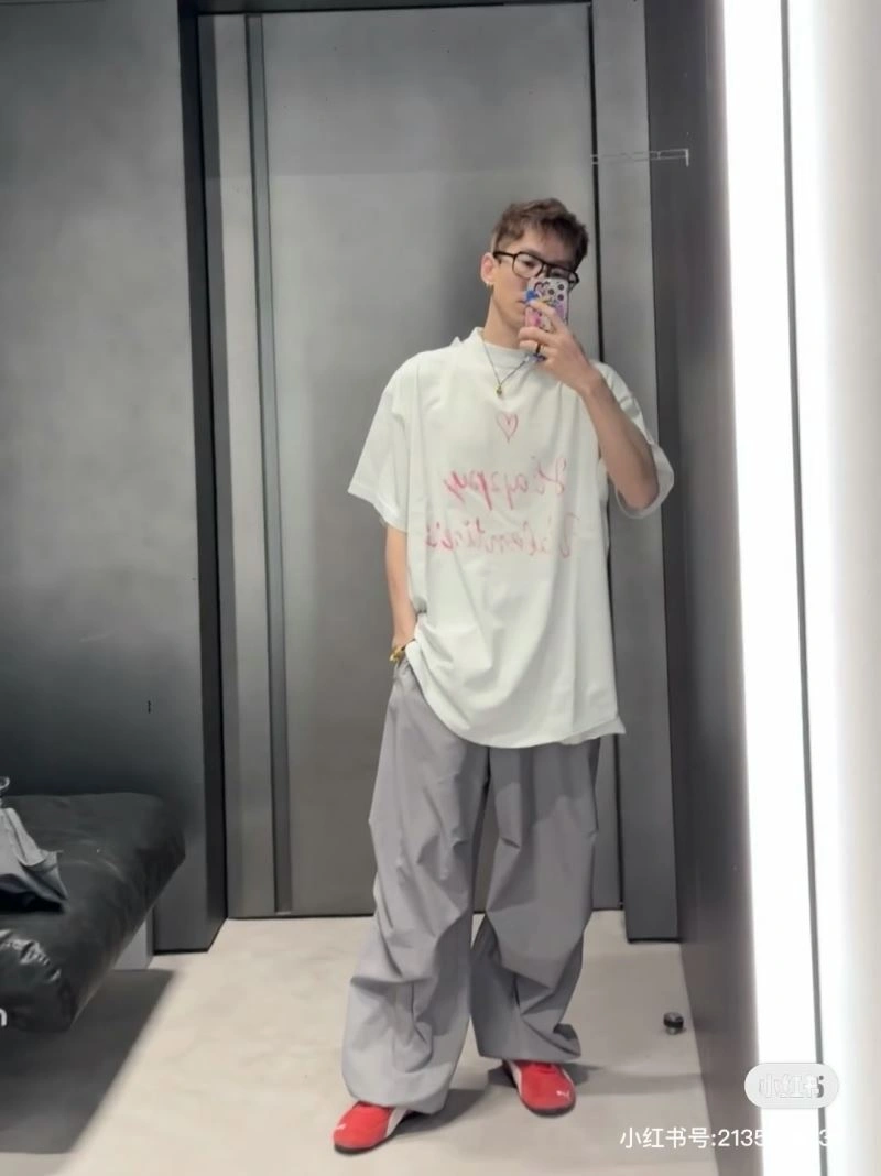 ComfortFit Balenciaga T-Shirts 98378