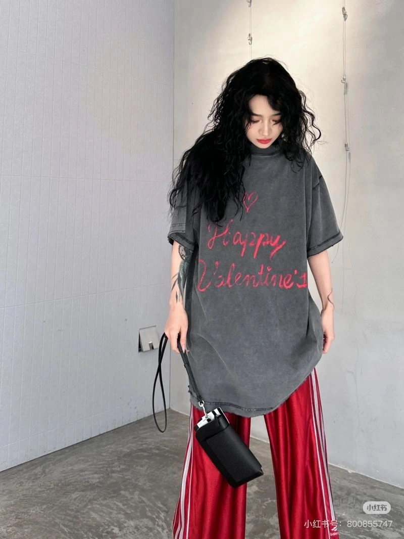 ComfortFit Balenciaga T-Shirts 98378
