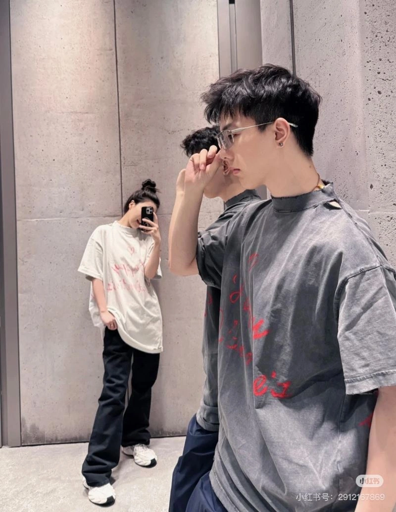 ComfortFit Balenciaga T-Shirts 98378