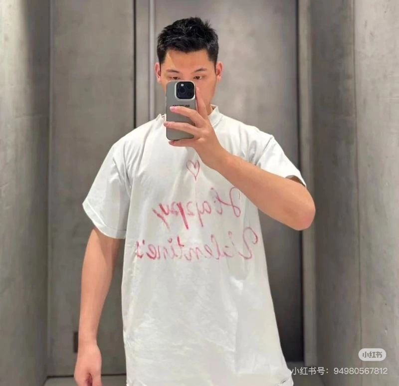 ComfortFit Balenciaga T-Shirts 98378