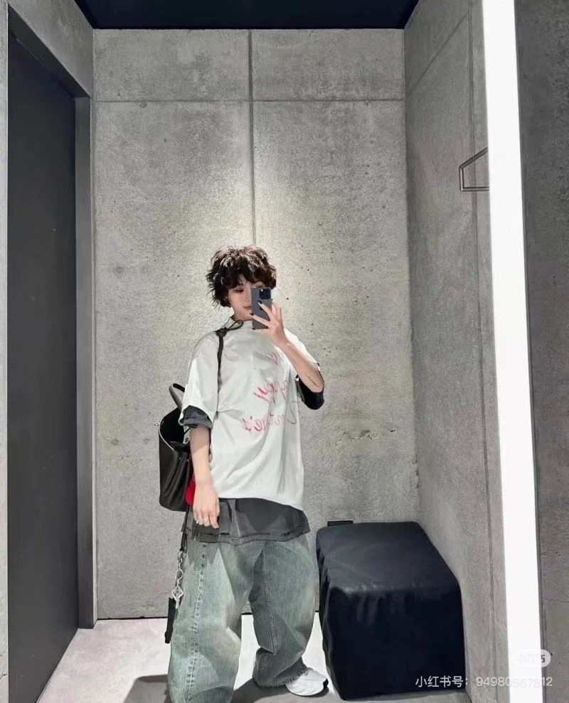ComfortFit Balenciaga T-Shirts 98378