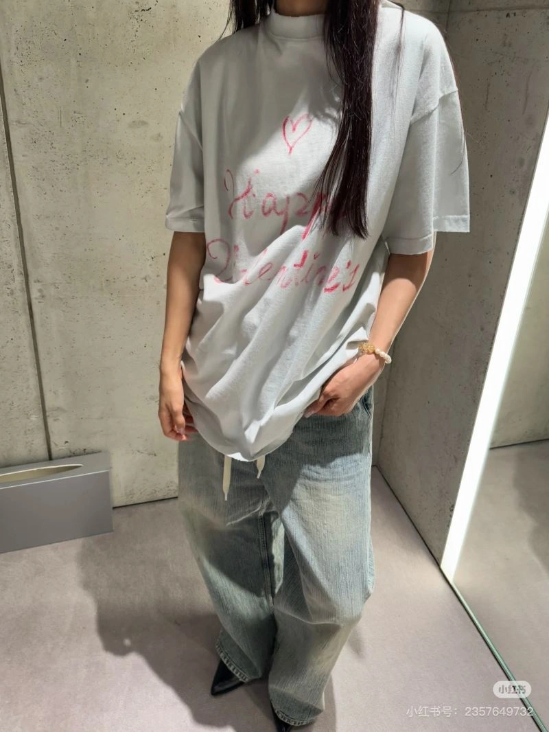ComfortFit Balenciaga T-Shirts 98378