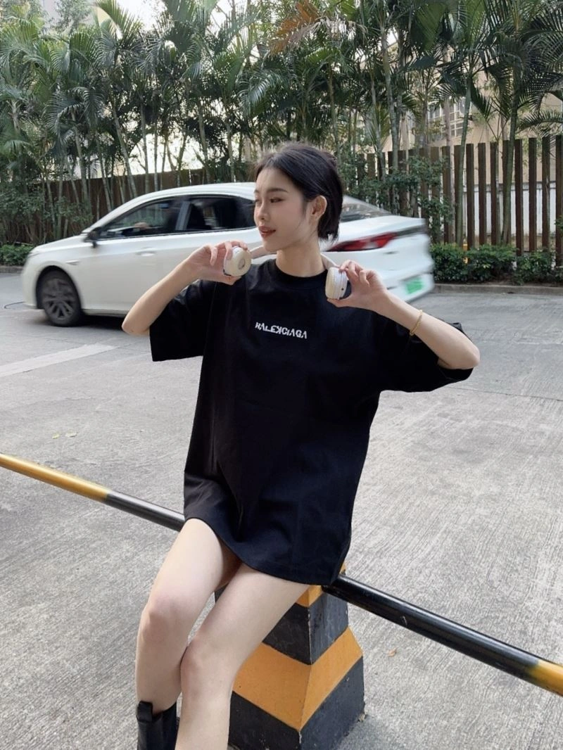 Elegant Balenciaga T-Shirts 98270