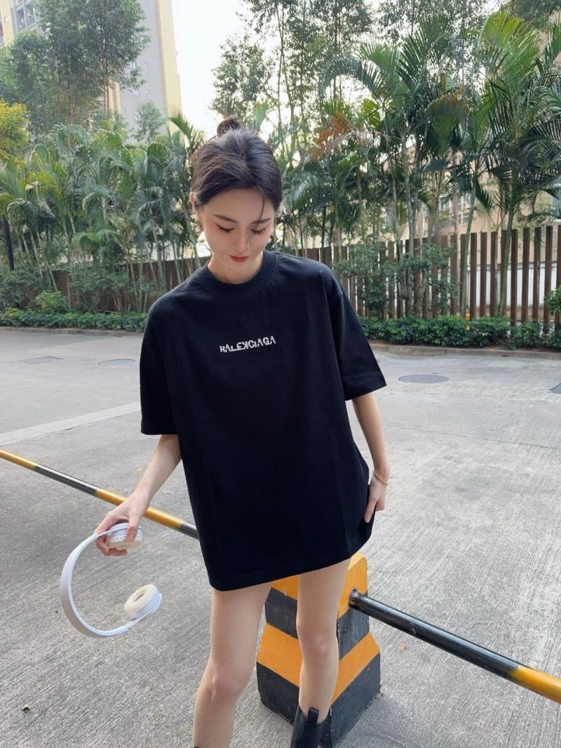 Elegant Balenciaga T-Shirts 98270