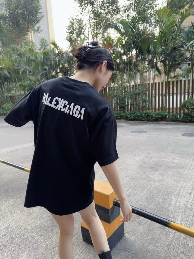 Elegant Balenciaga T-Shirts 98270