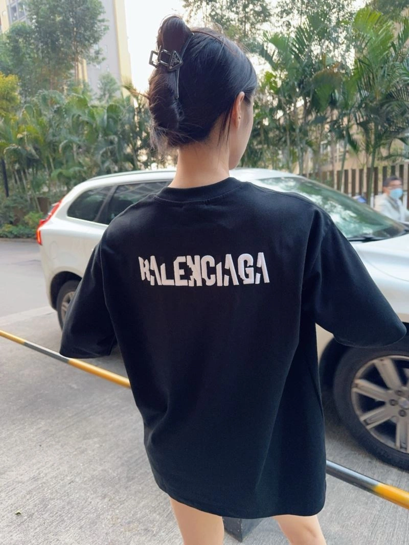 Elegant Balenciaga T-Shirts 98270