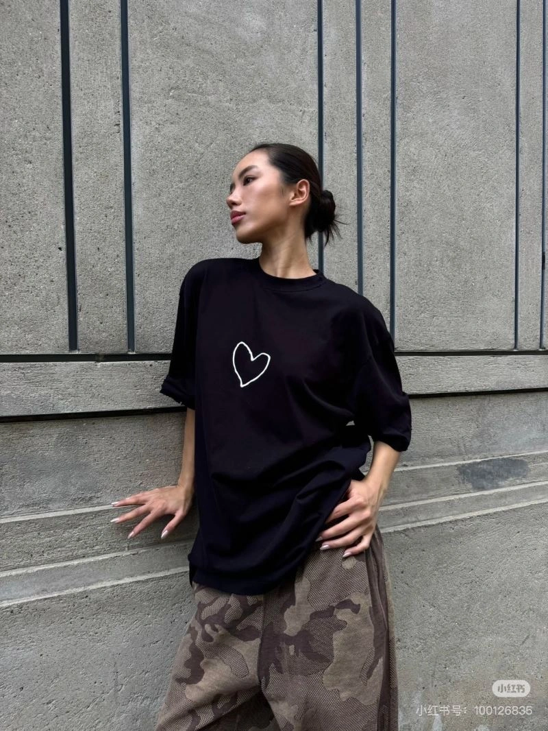 Unique Balenciaga T-Shirts 98339