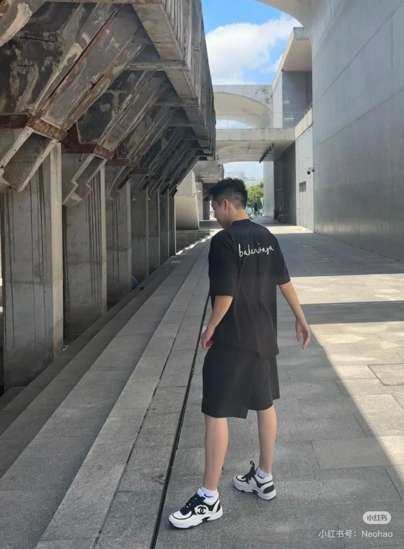 Unique Balenciaga T-Shirts 98339